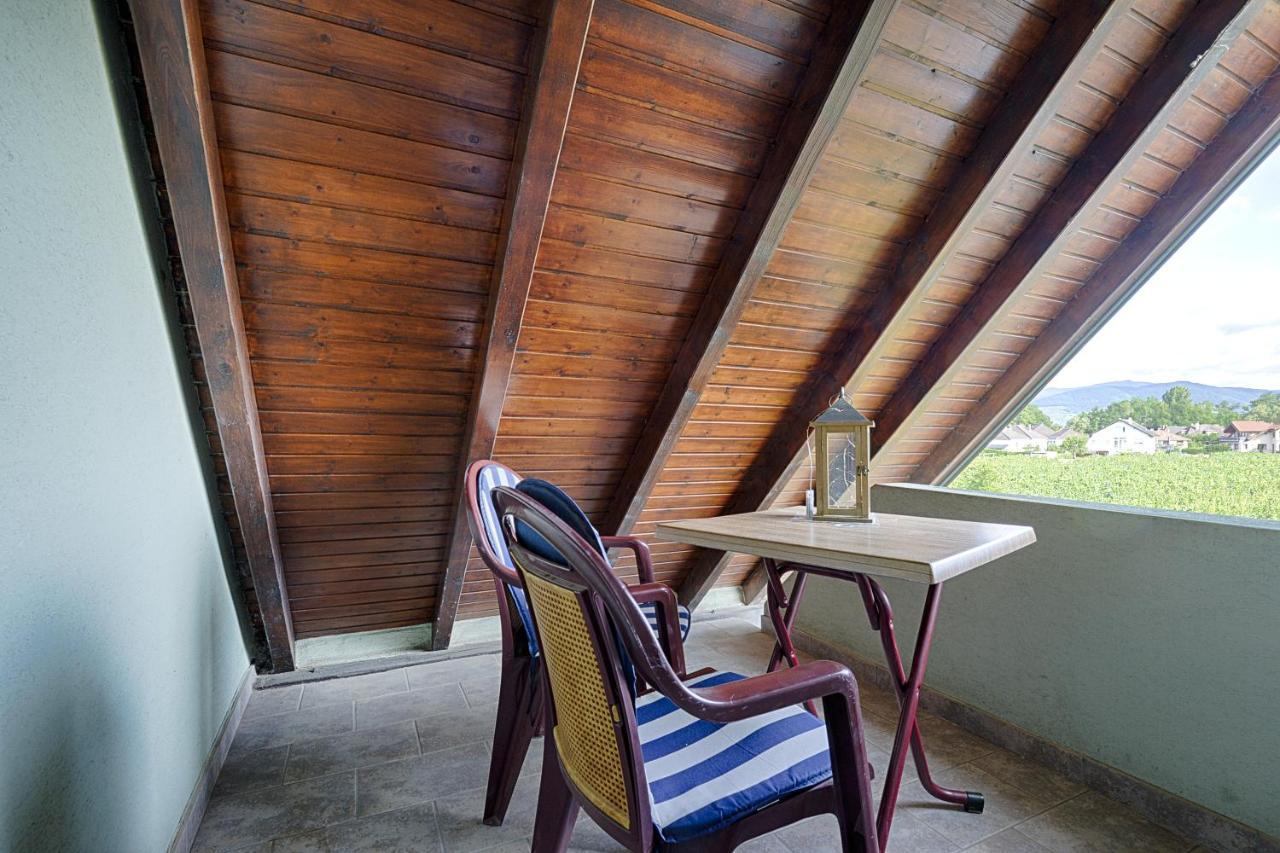Aux Pieds Des Vignes Bed and Breakfast Ingersheim Εξωτερικό φωτογραφία